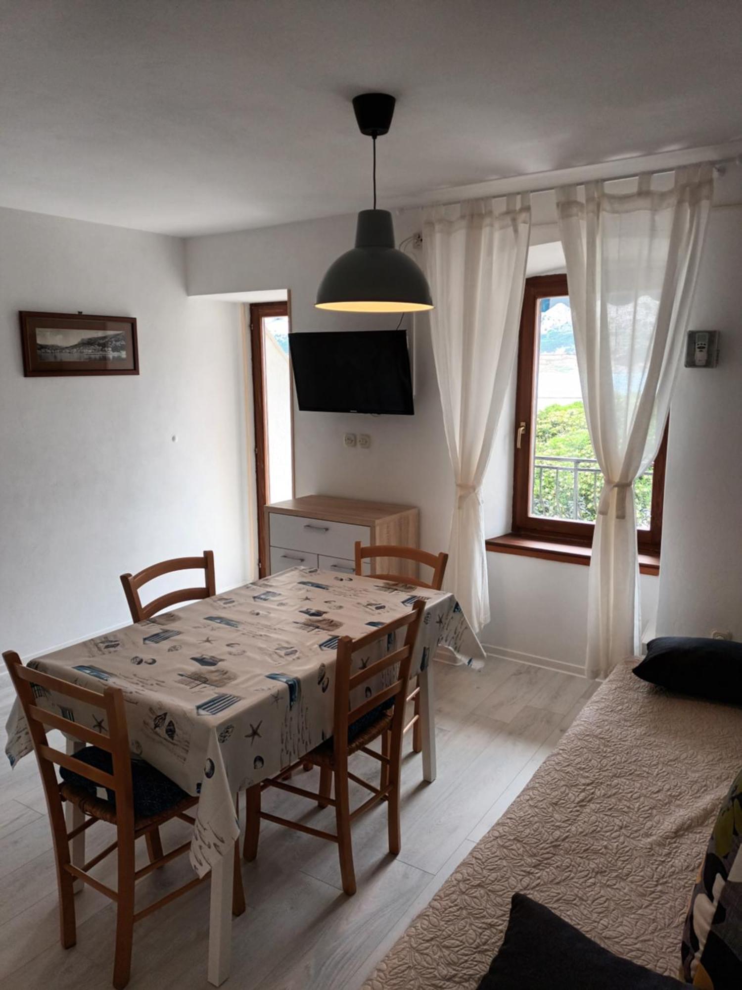 Apartments Dorcic Baska  Bagian luar foto
